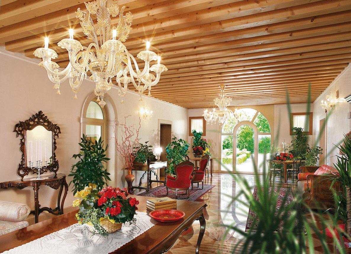 Villa Busta Hotel Montebelluna Bagian luar foto